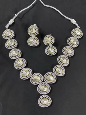 Alluring Kundan Necklace