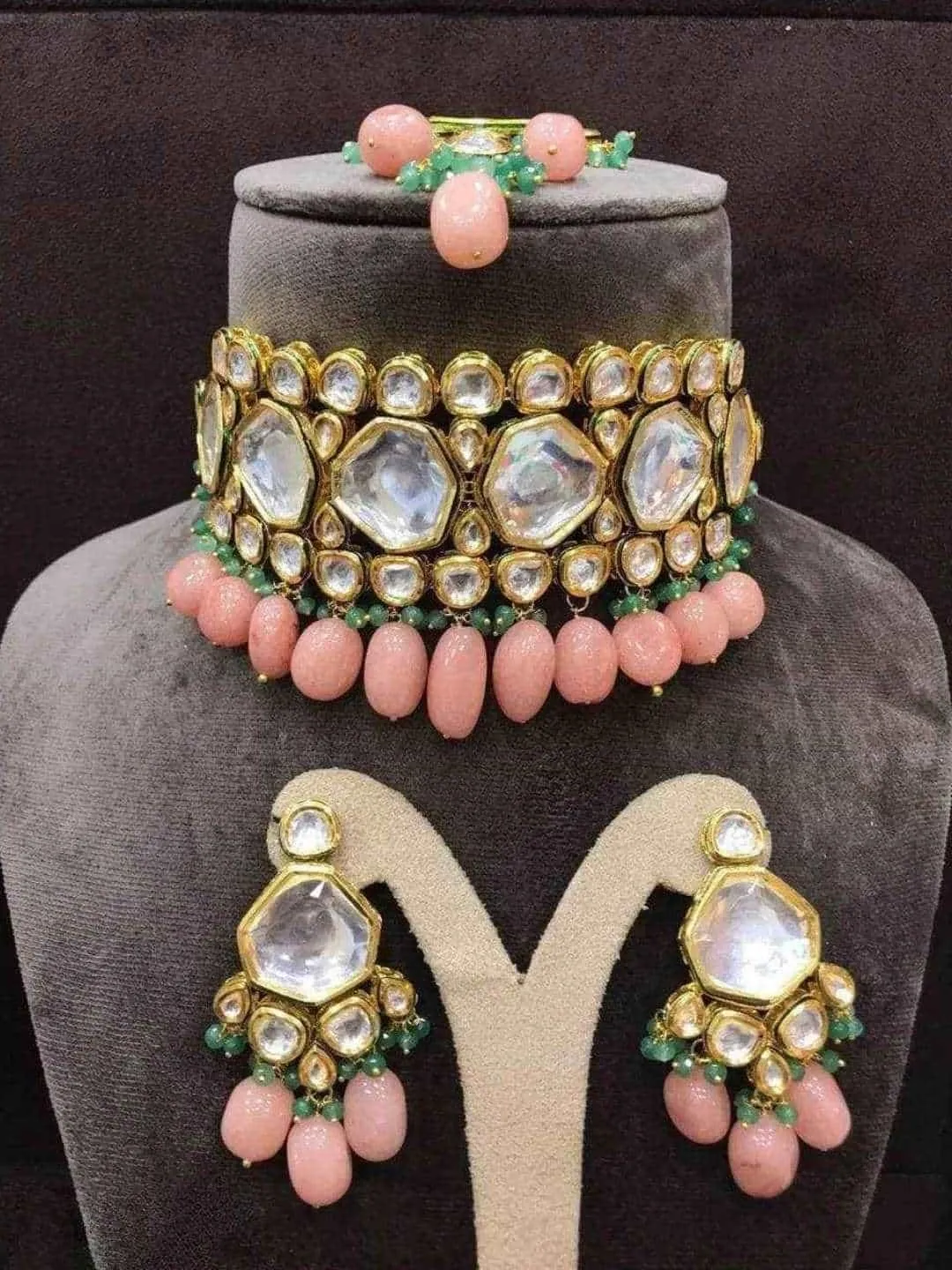 Big Kundan Choker Set