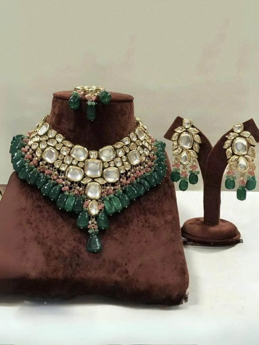 Big Kundan Precious Set With Teeka