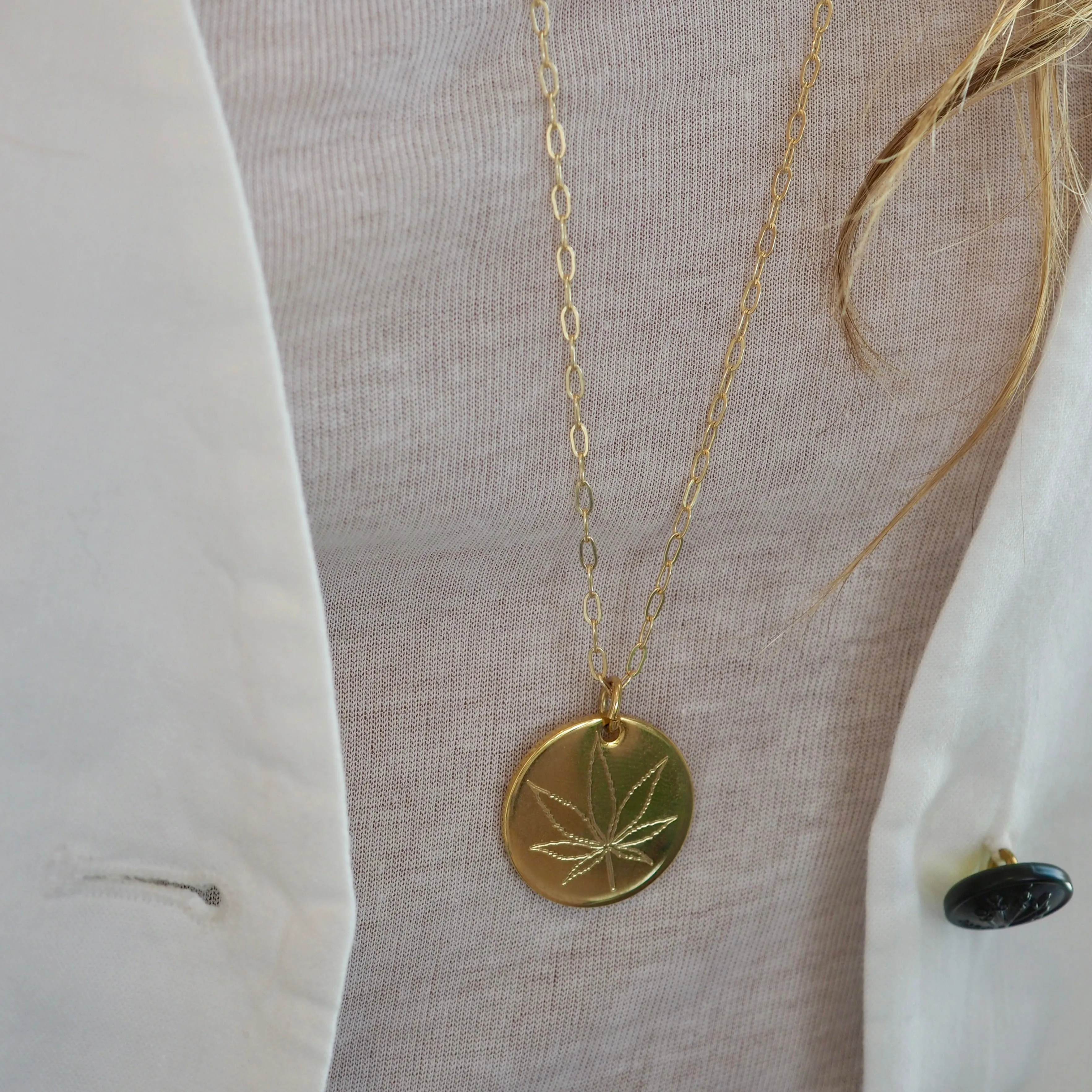 CANNABIS LEAF 1" DISC NECKLACE