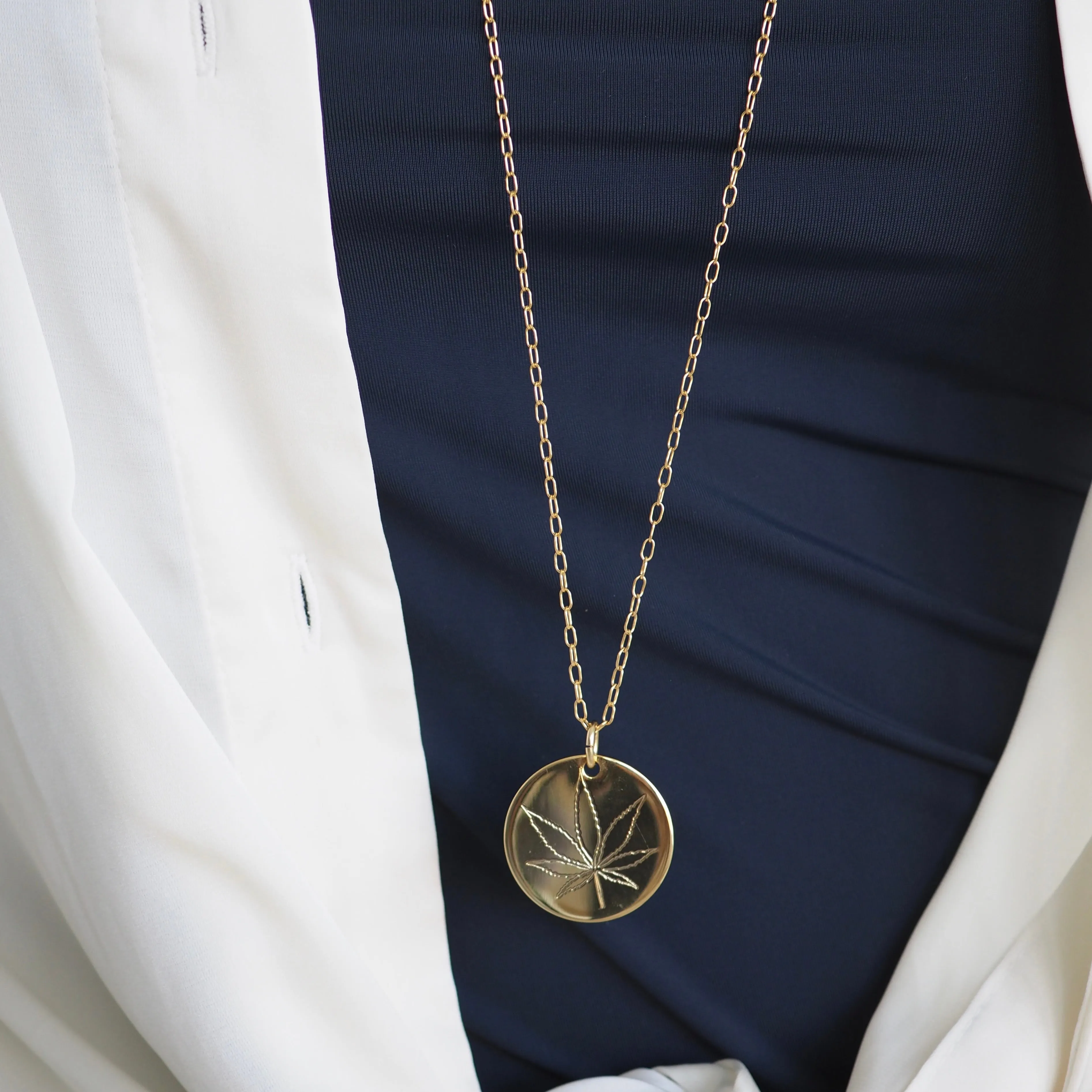 CANNABIS LEAF 1" DISC NECKLACE