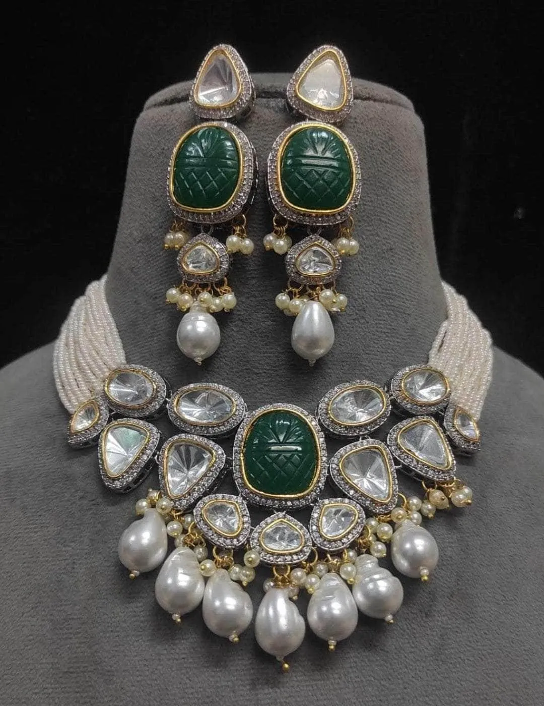 Carved Emerald Kundan Choker