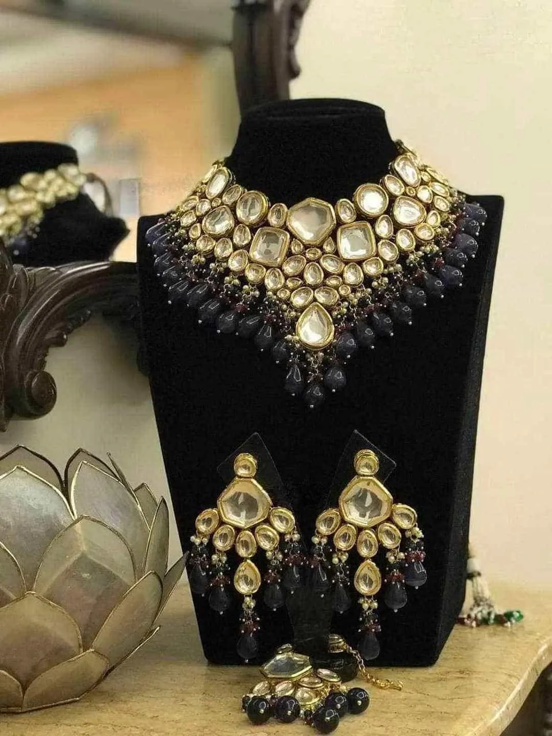 Ishhaara Bride In Kundan Bridal Necklace With Teeka