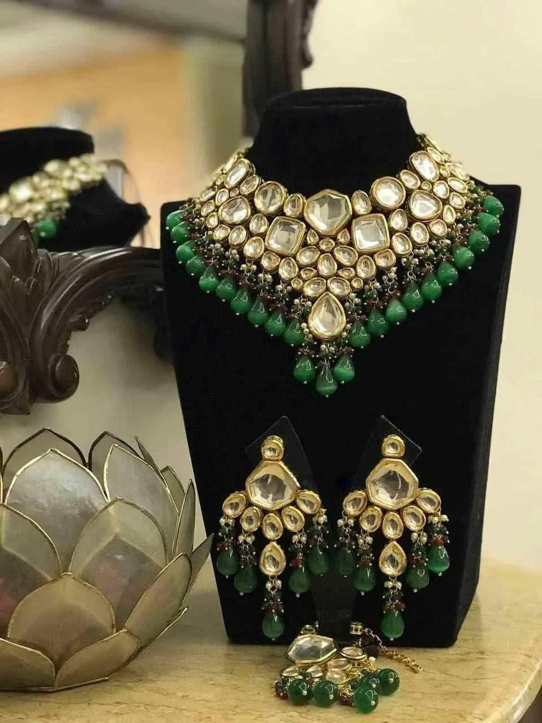 Ishhaara Bride In Kundan Bridal Necklace With Teeka