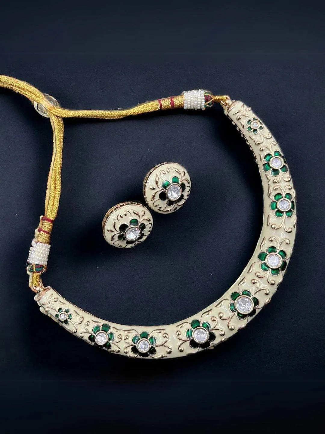 Jadau Kundan Hasli Necklace Set