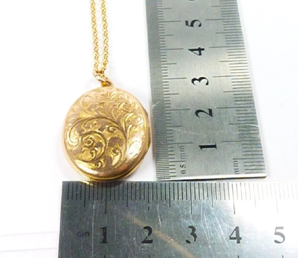 Magnificent Fully Hallmarked 9ct Gold Locket On 18 Inch 9ct Necklace