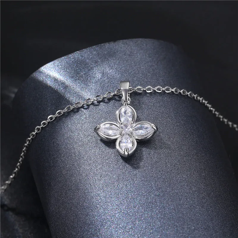 Moderate Luxury Flower Geometric Titanium Steel Diamond Inlay Necklaces