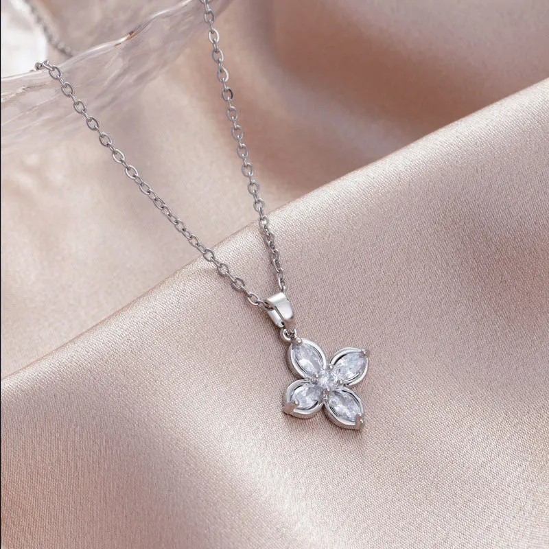 Moderate Luxury Flower Geometric Titanium Steel Diamond Inlay Necklaces